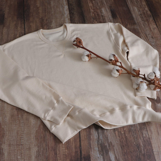 V-neck off-white short-sleeve T-shirt