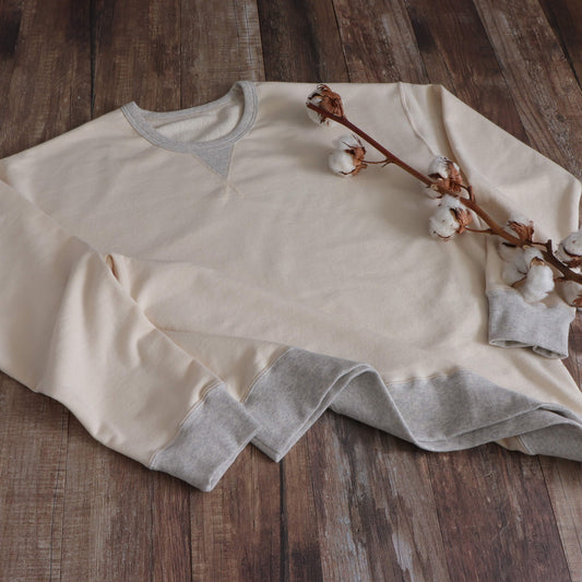 V-neck off-white short-sleeve T-shirt