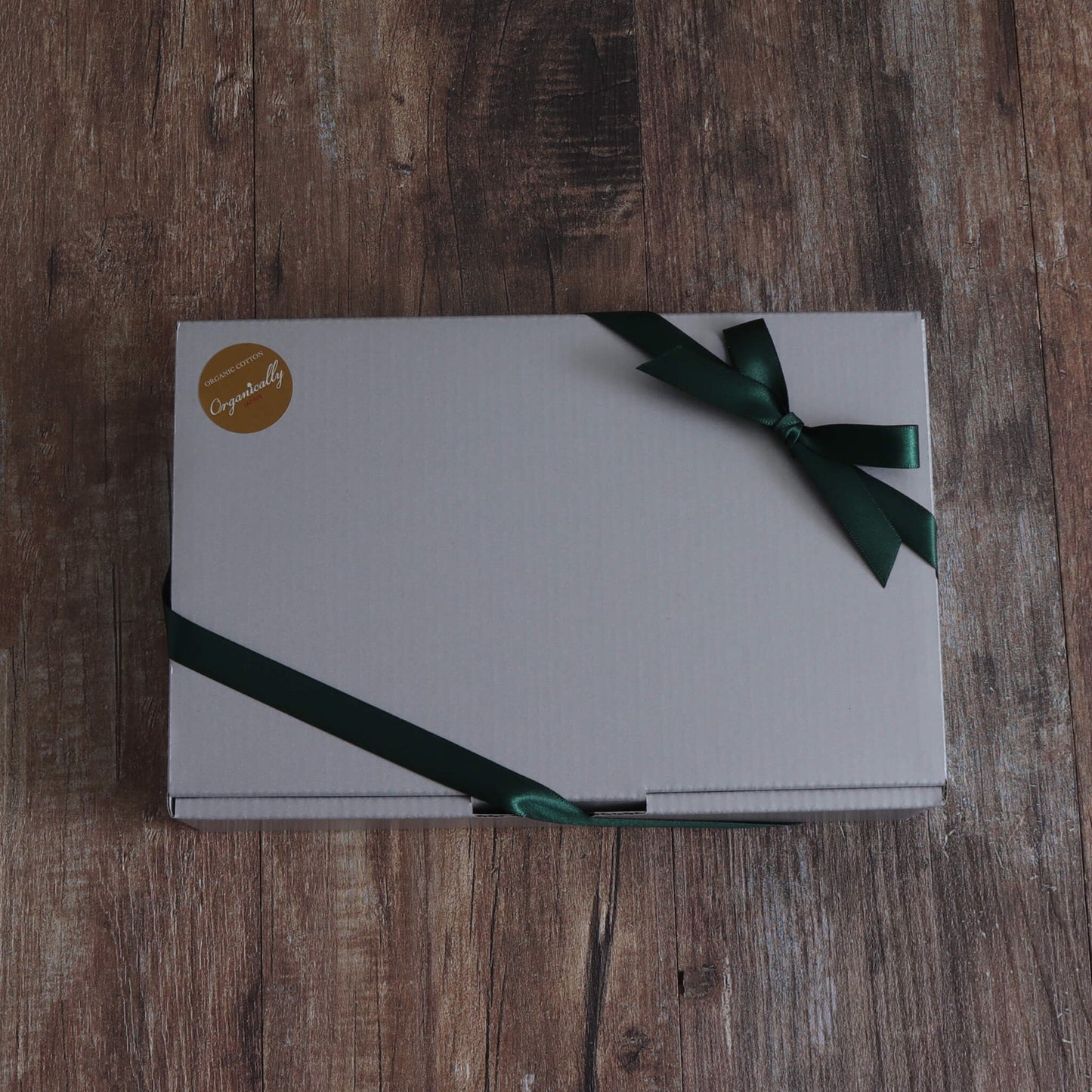 オーガニックヘリンボーンハンドタオルと和紙靴下のギフトセット (Brown)