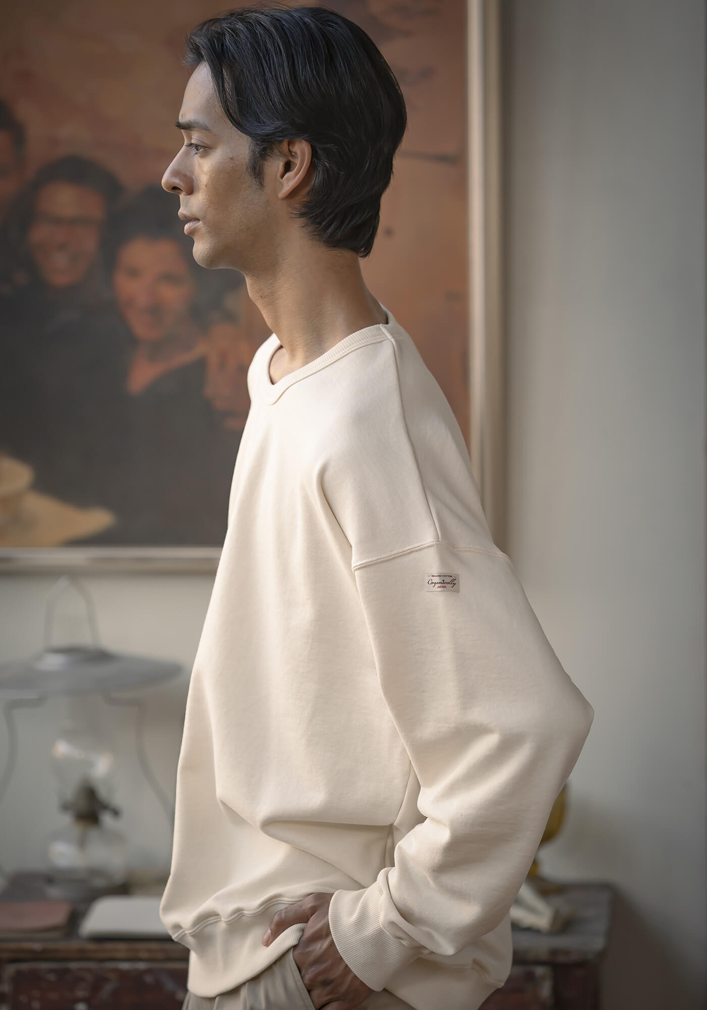 V-neck off-white short-sleeve T-shirt