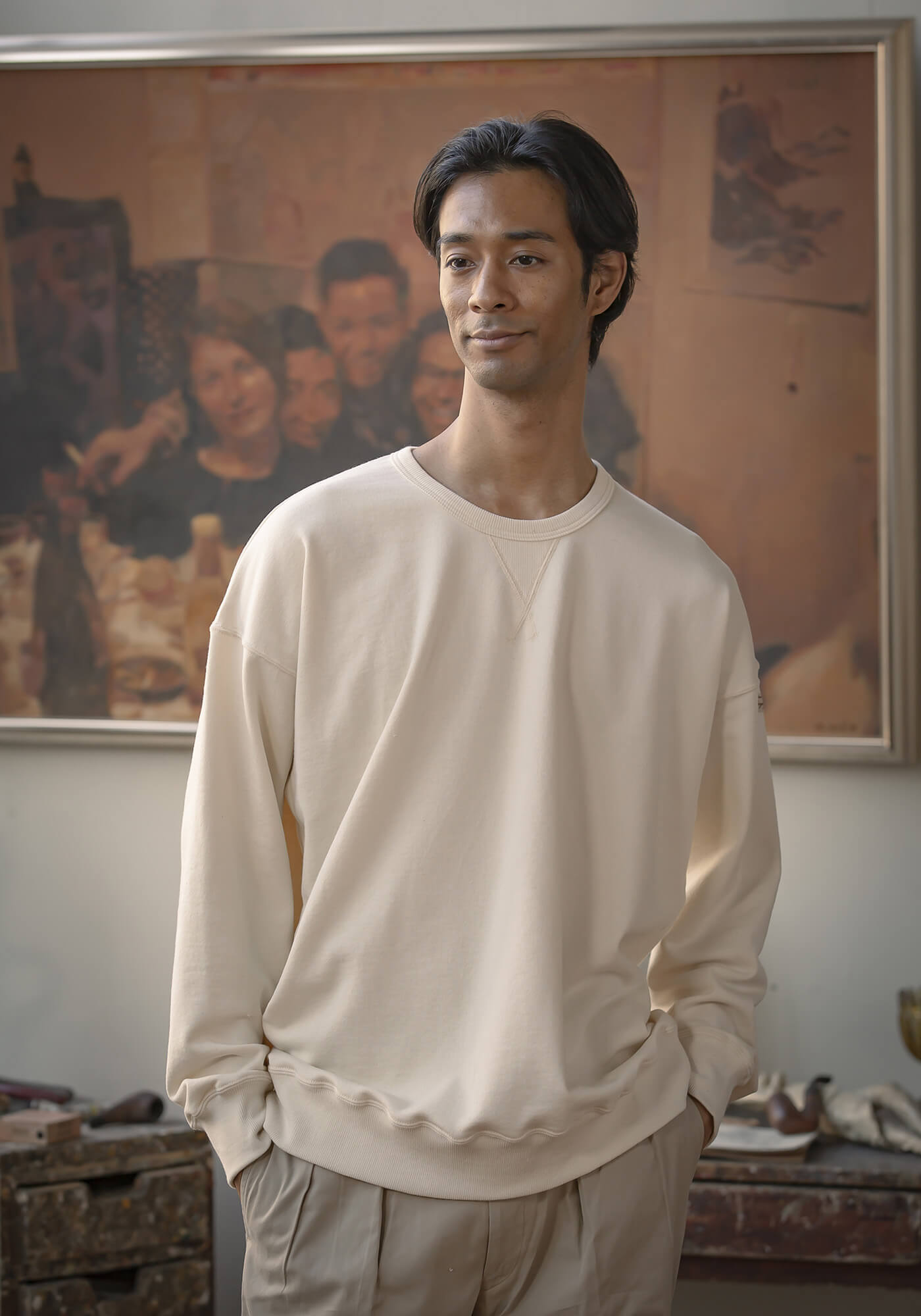 V-neck off-white short-sleeve T-shirt