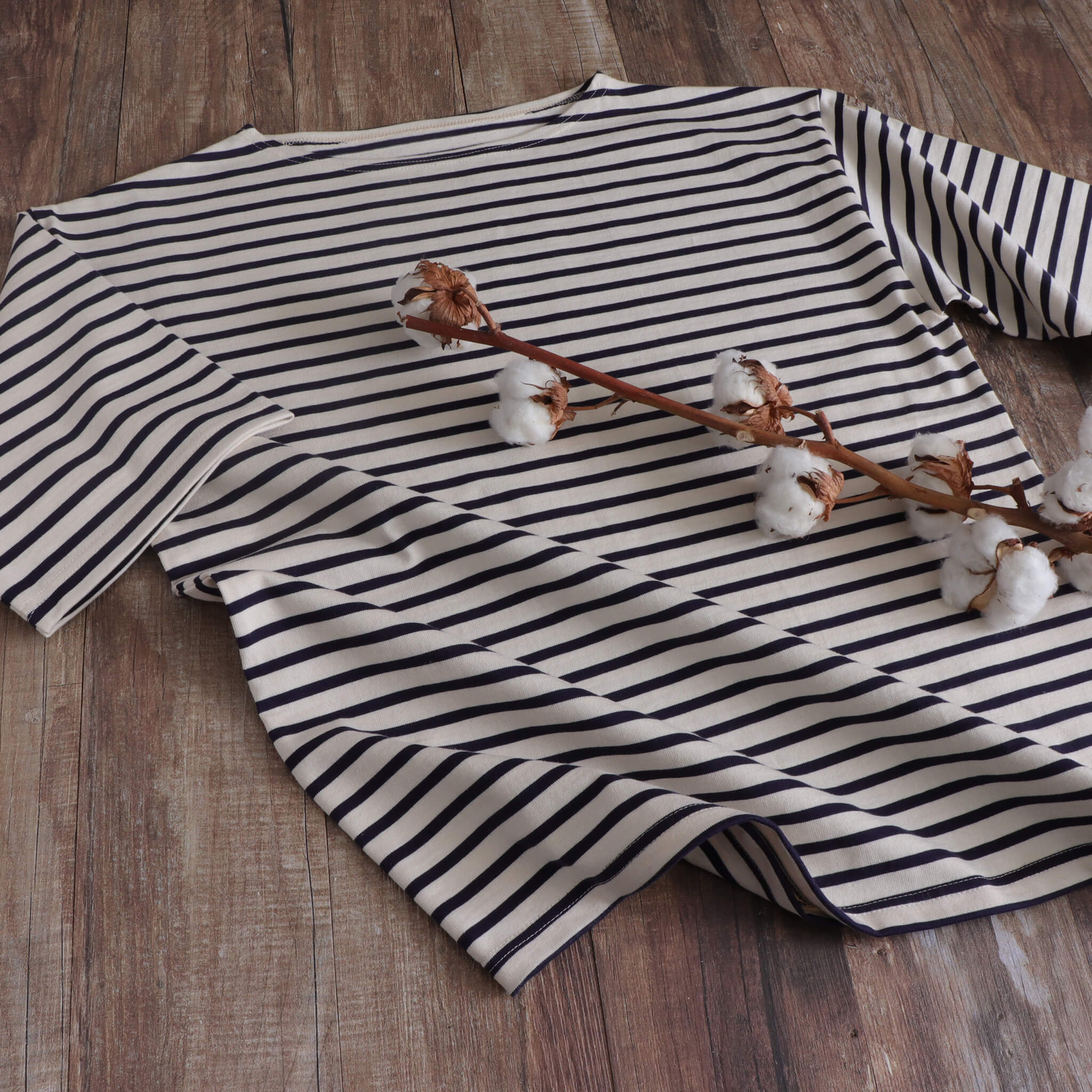 ボーダーTシャツとハンドタオルのギフトセット（Navy） – Organically